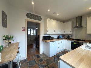Kitchen- click for photo gallery